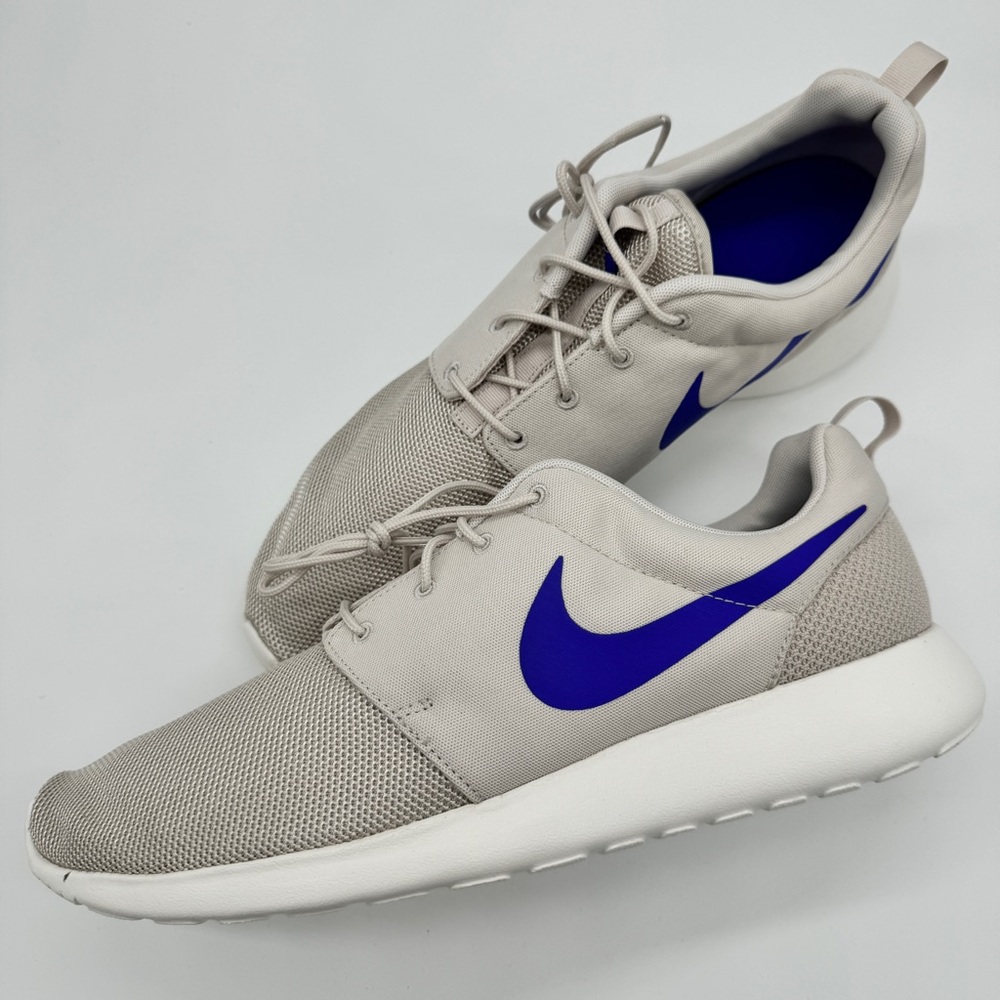 Size 10 Mens Nike Roshe One Running Shoes NEW